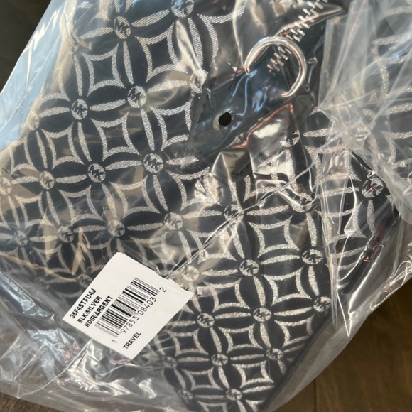 Jet Set Travel Extra-Large Metallic Logo Jacquard Weekender Bag - Picture 6 of 8